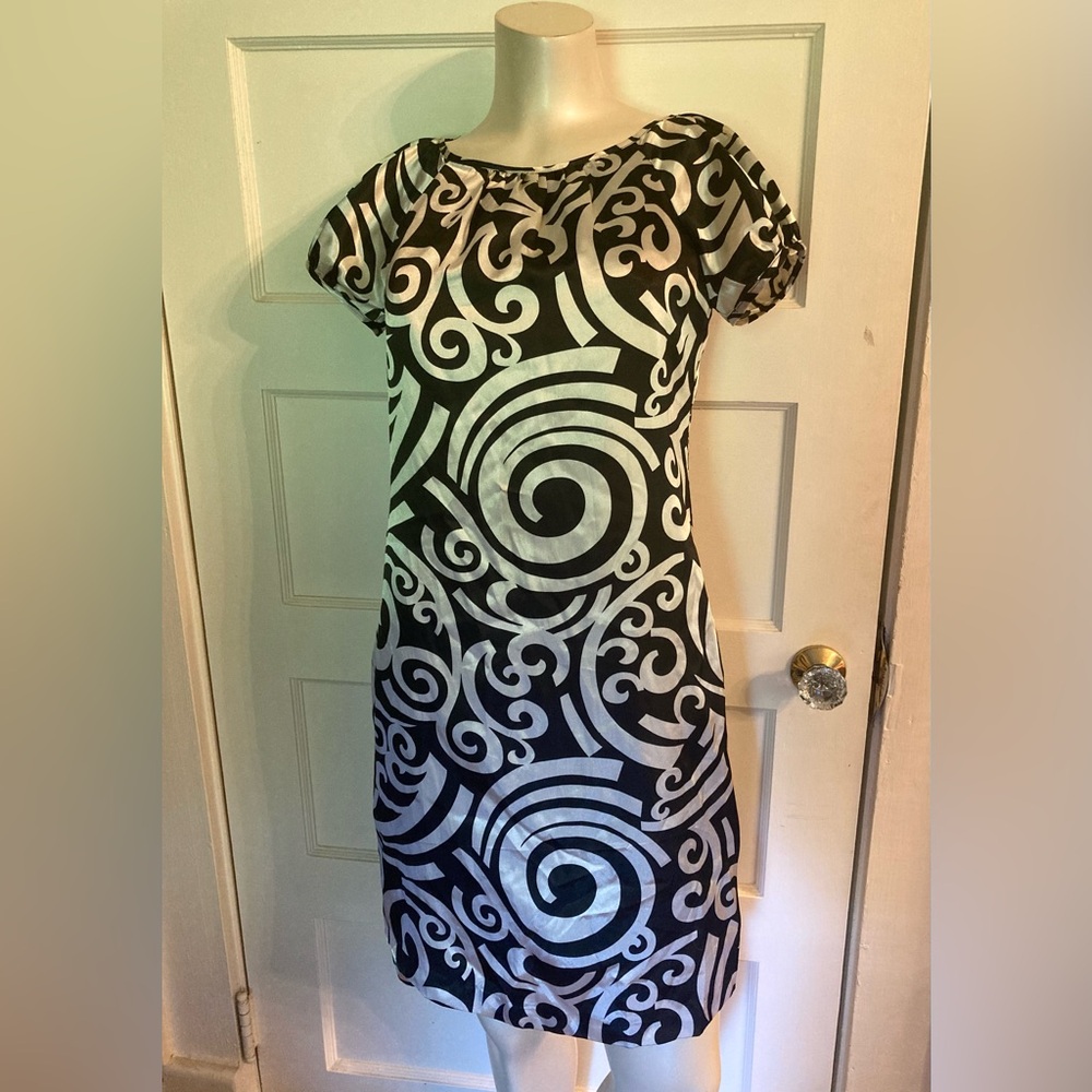 🦓London Times Black and White Geometric Dress, size 4